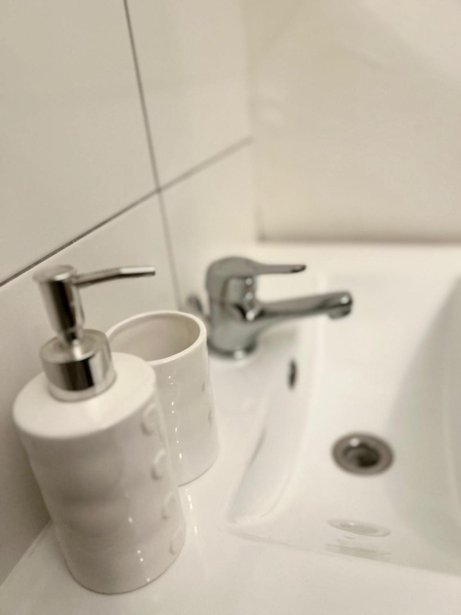Residence Zar 4 Триест Экстерьер фото